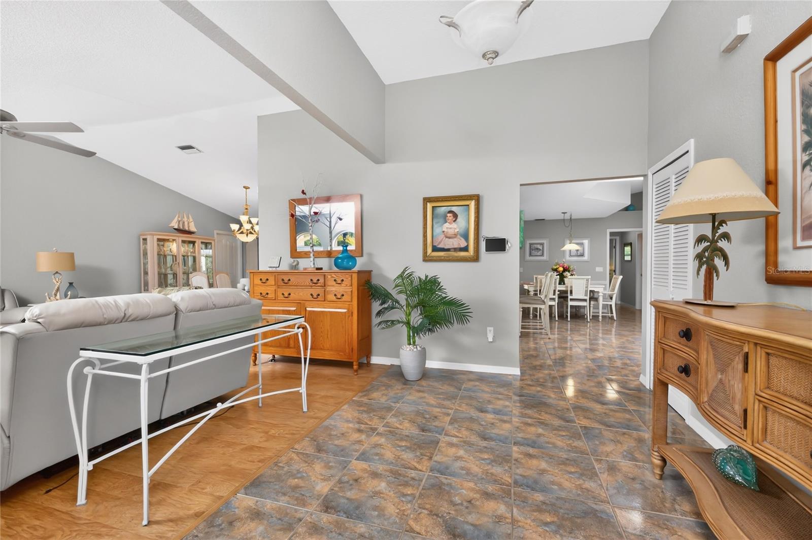 Image 25 of 56 For 100 Angol Street