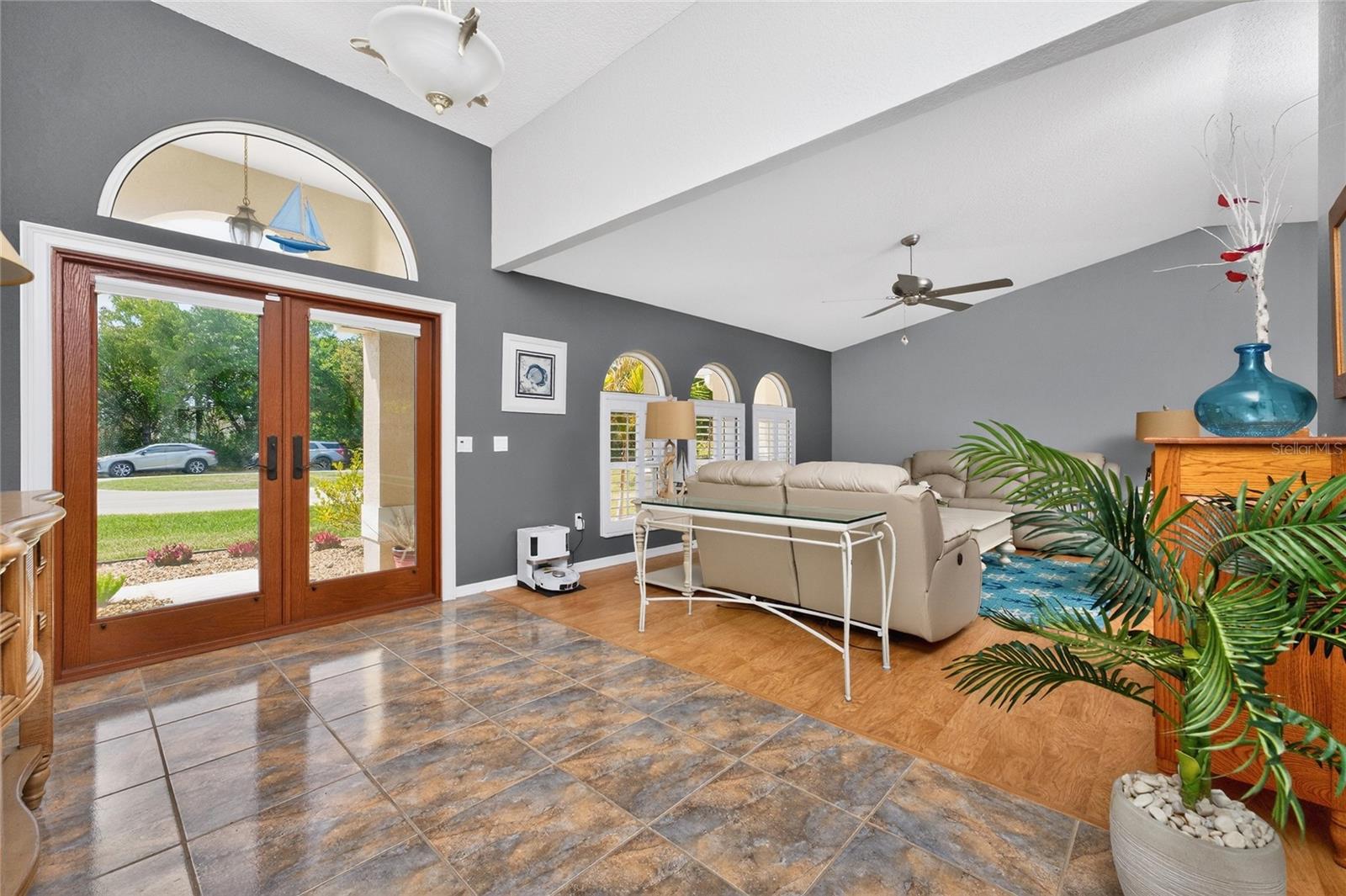 Image 6 of 56 For 100 Angol Street