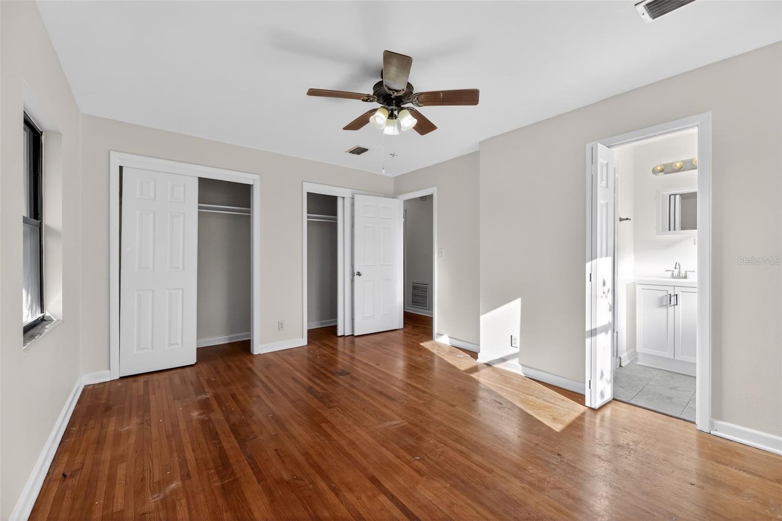 Image 21 of 48 For 6220 Graves Street