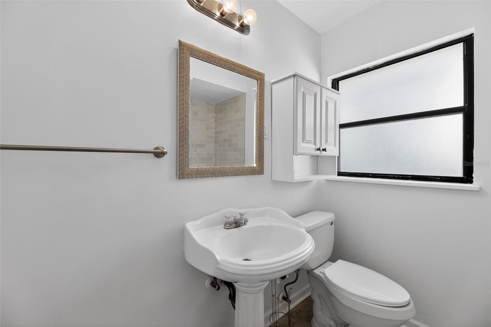 Image 22 of 48 For 6220 Graves Street