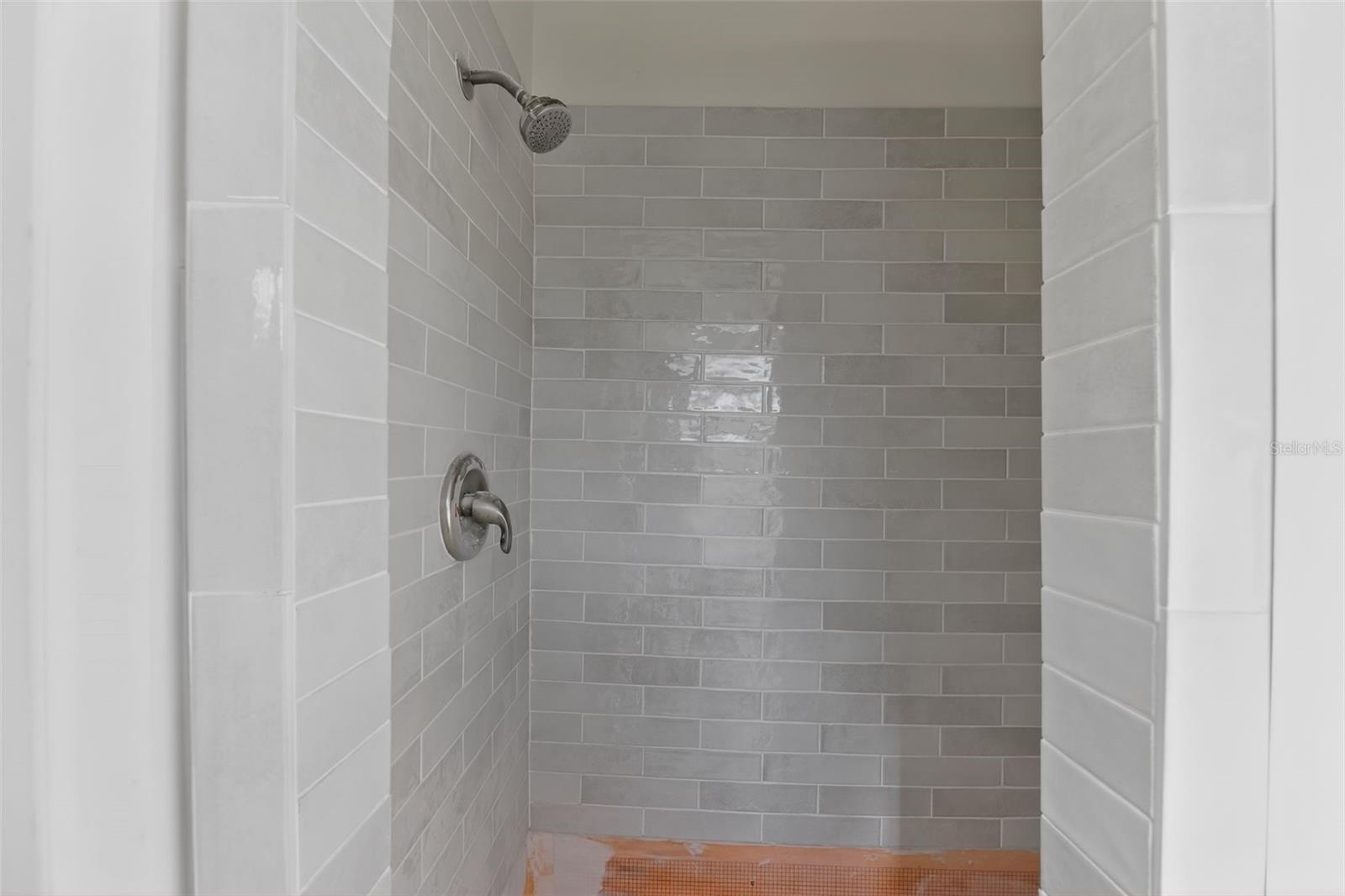 Image 23 of 48 For 6220 Graves Street