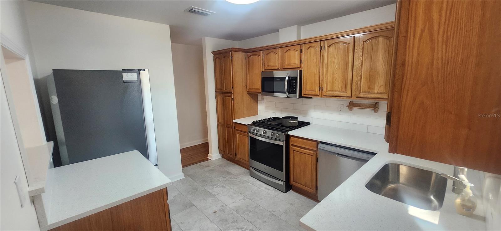 Image 39 of 48 For 6220 Graves Street