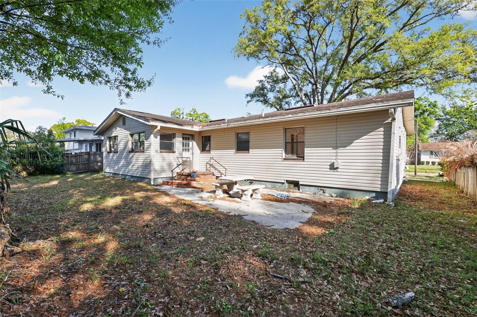 Image 5 of 48 For 6220 Graves Street