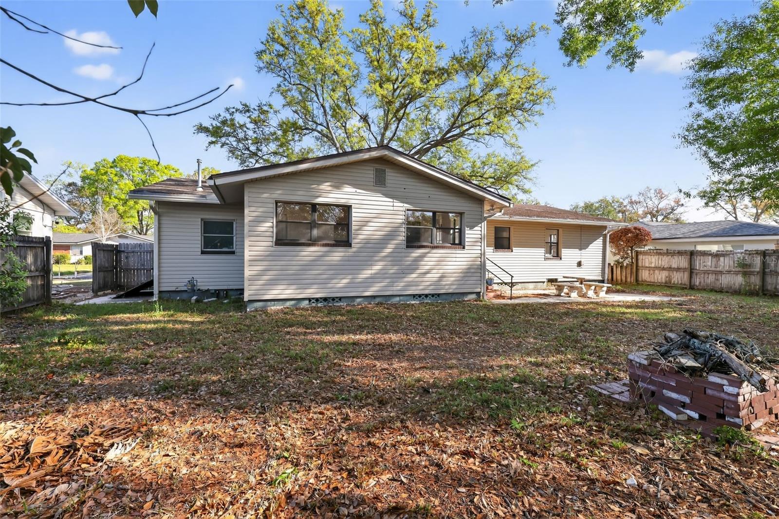 Image 6 of 48 For 6220 Graves Street