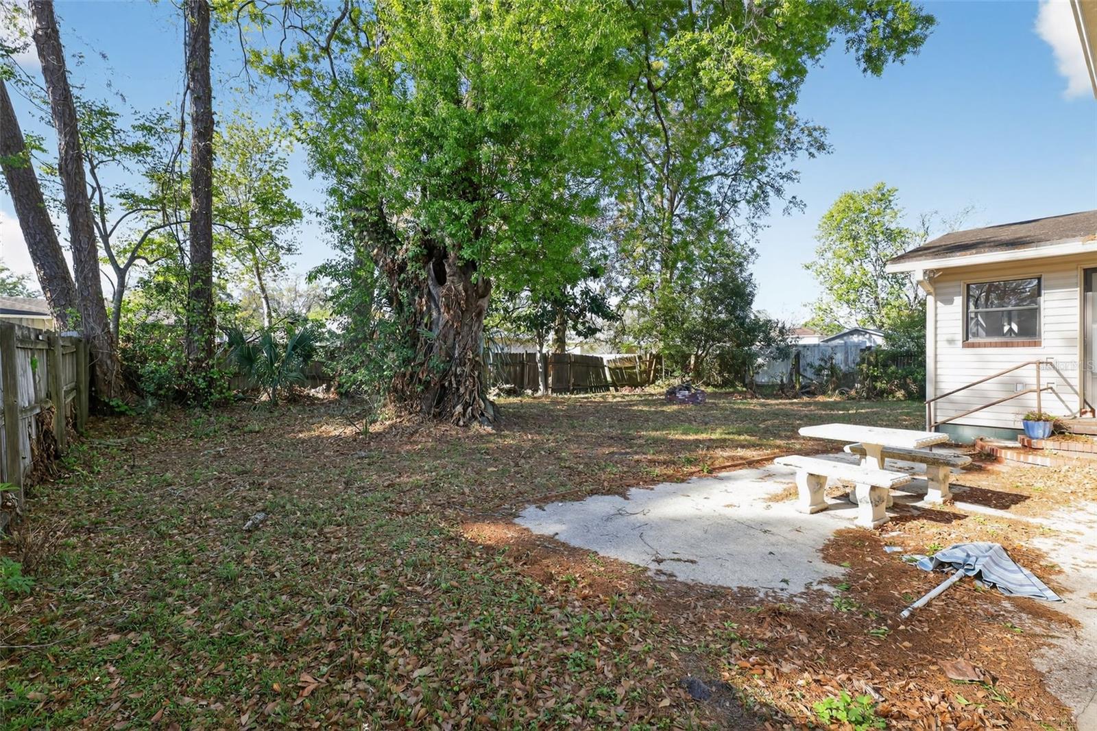 Image 7 of 48 For 6220 Graves Street