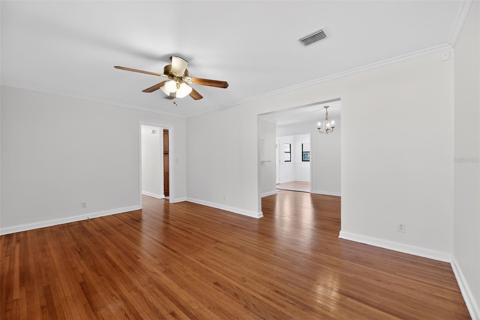 Image 9 of 48 For 6220 Graves Street