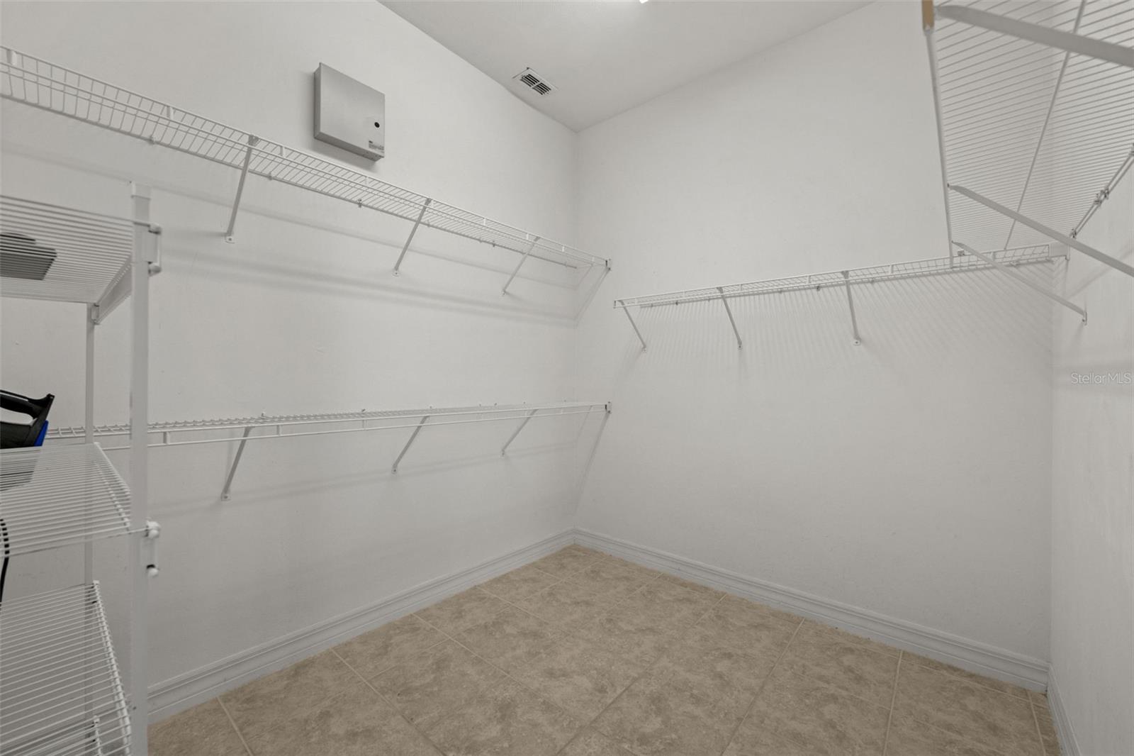 Image 26 of 48 For 410 20th Court