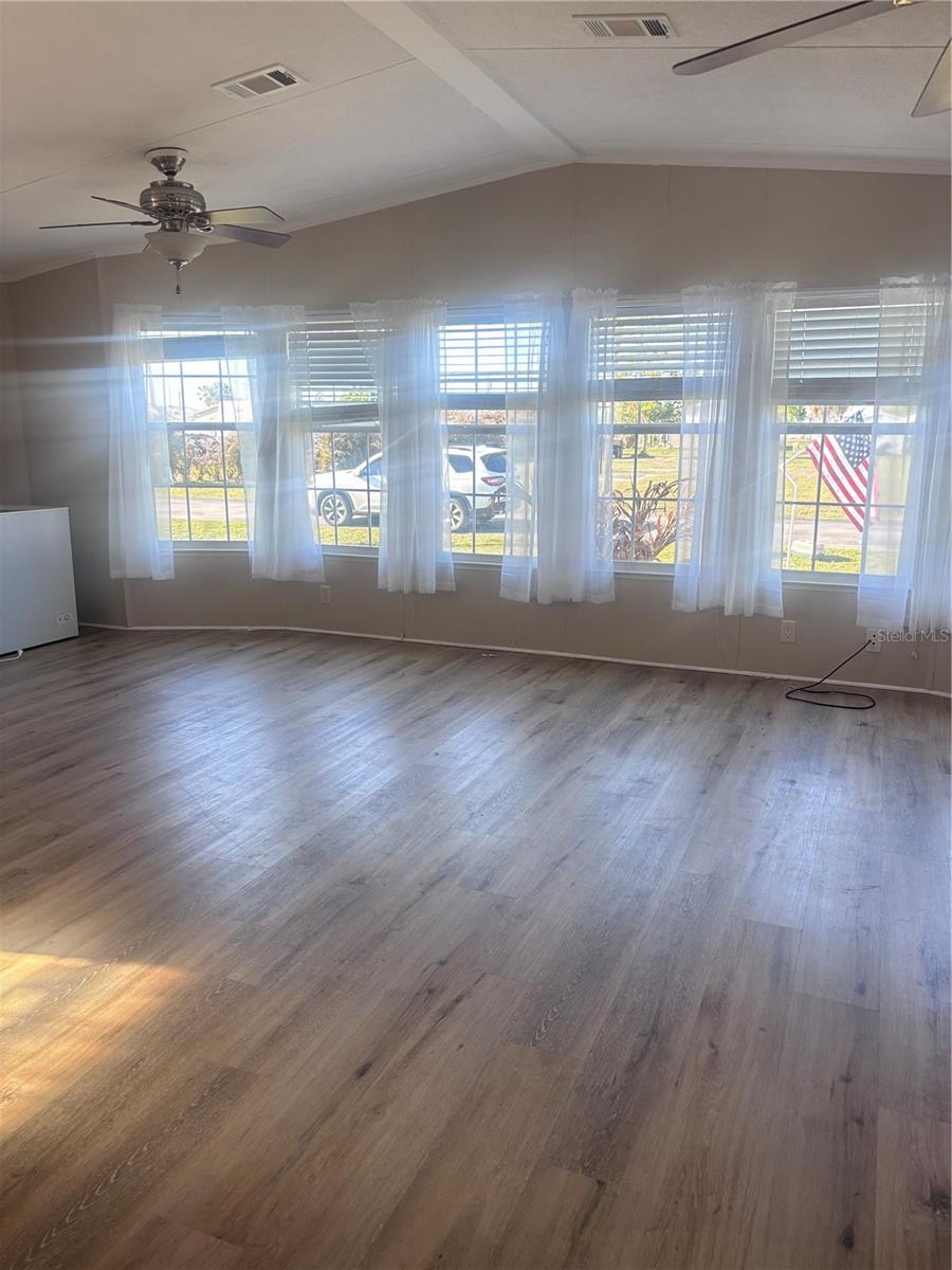 Image 4 of 6 For 29215 Edgewood Street