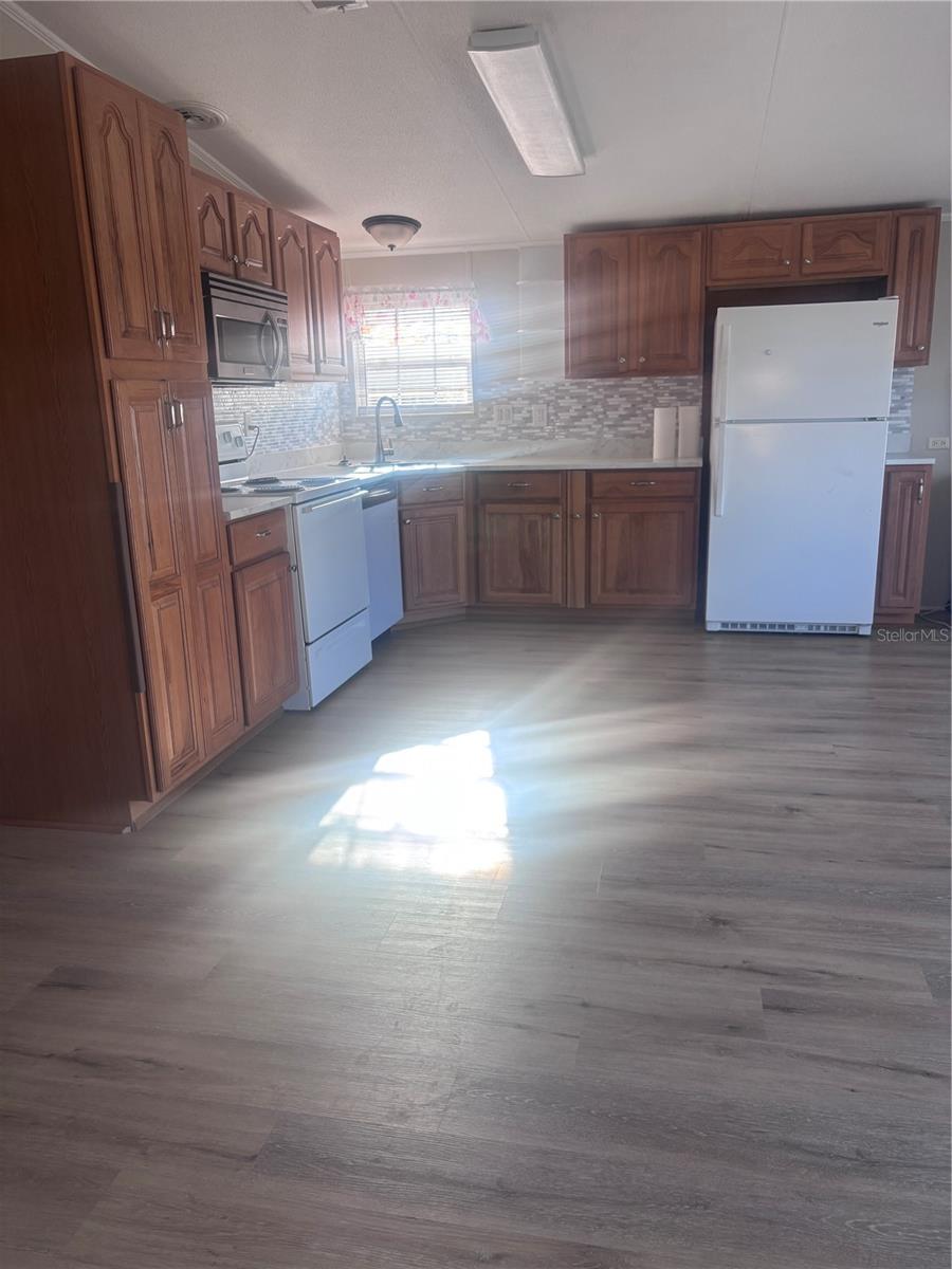 Image 5 of 6 For 29215 Edgewood Street