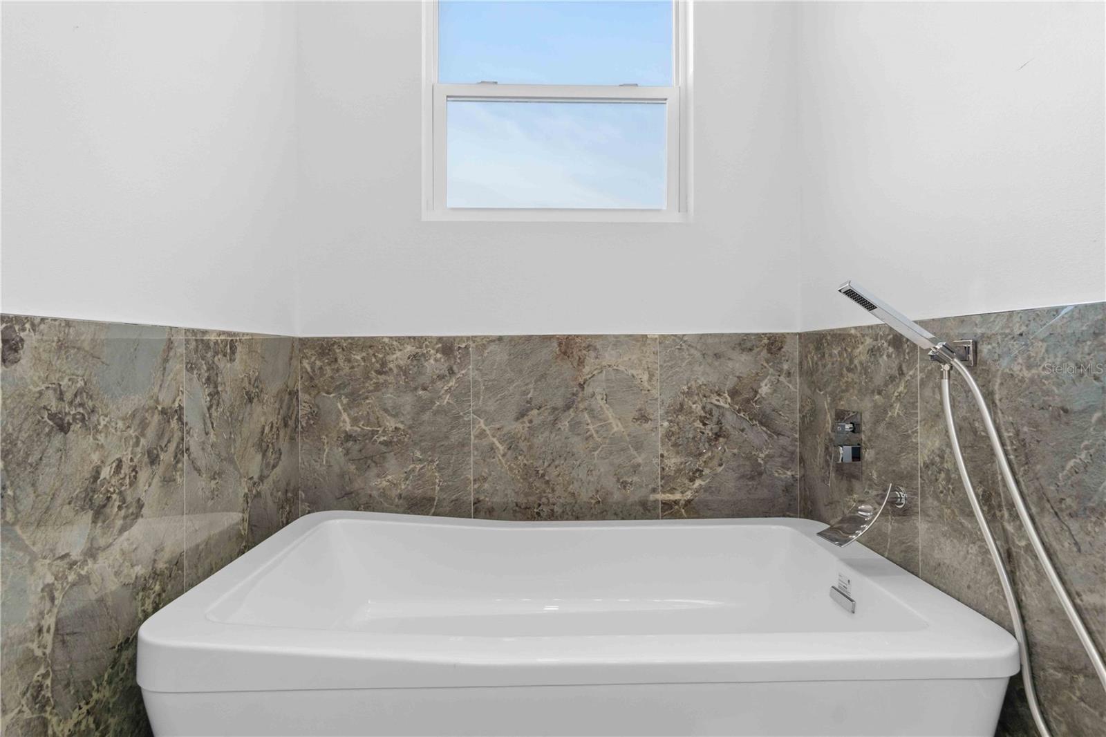 Image 42 of 80 For 25407 Rupert