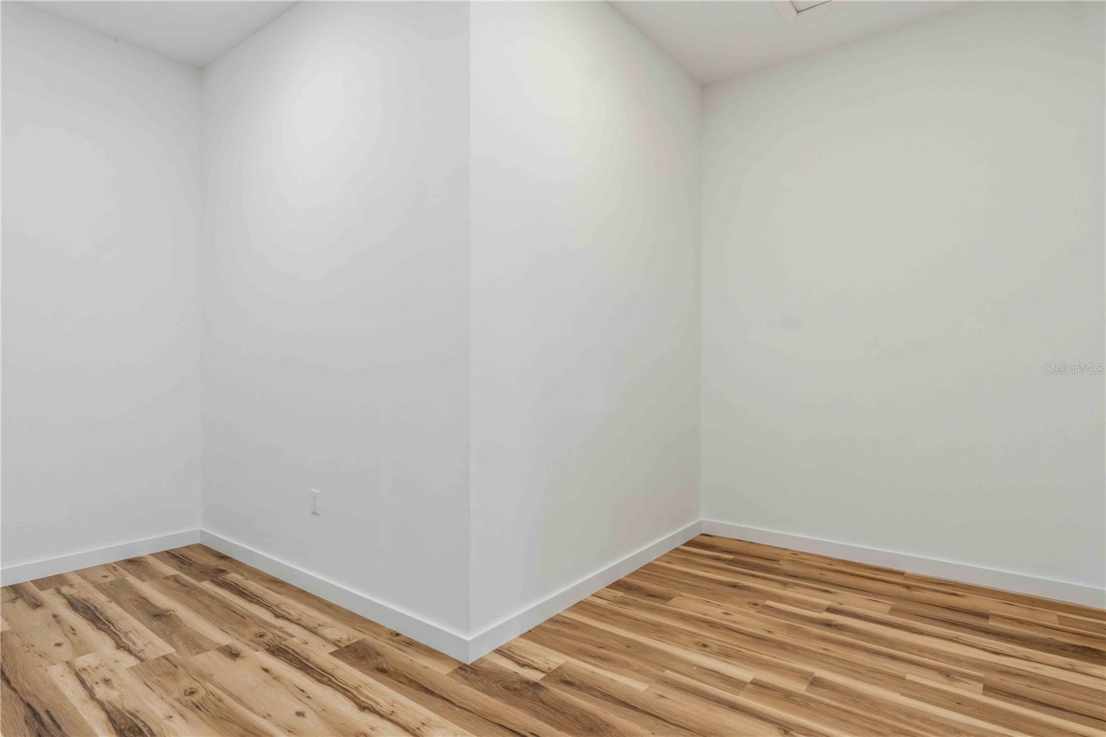 Image 49 of 80 For 25407 Rupert