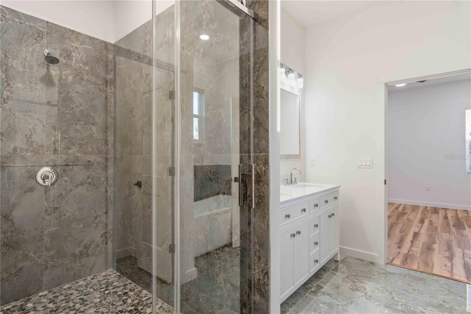 Image 51 of 80 For 25407 Rupert