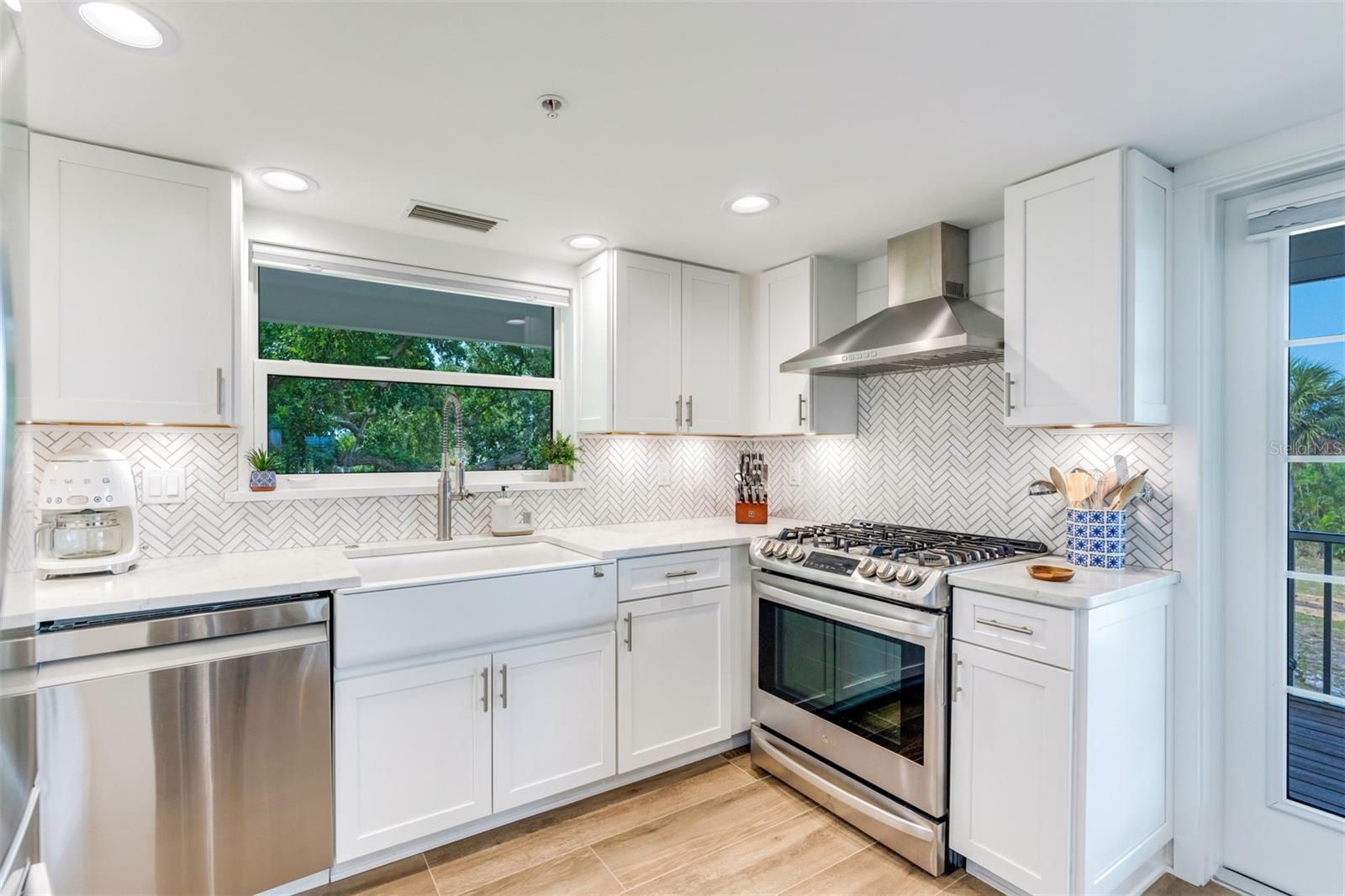 Image 16 of 43 For 328 Useppa  