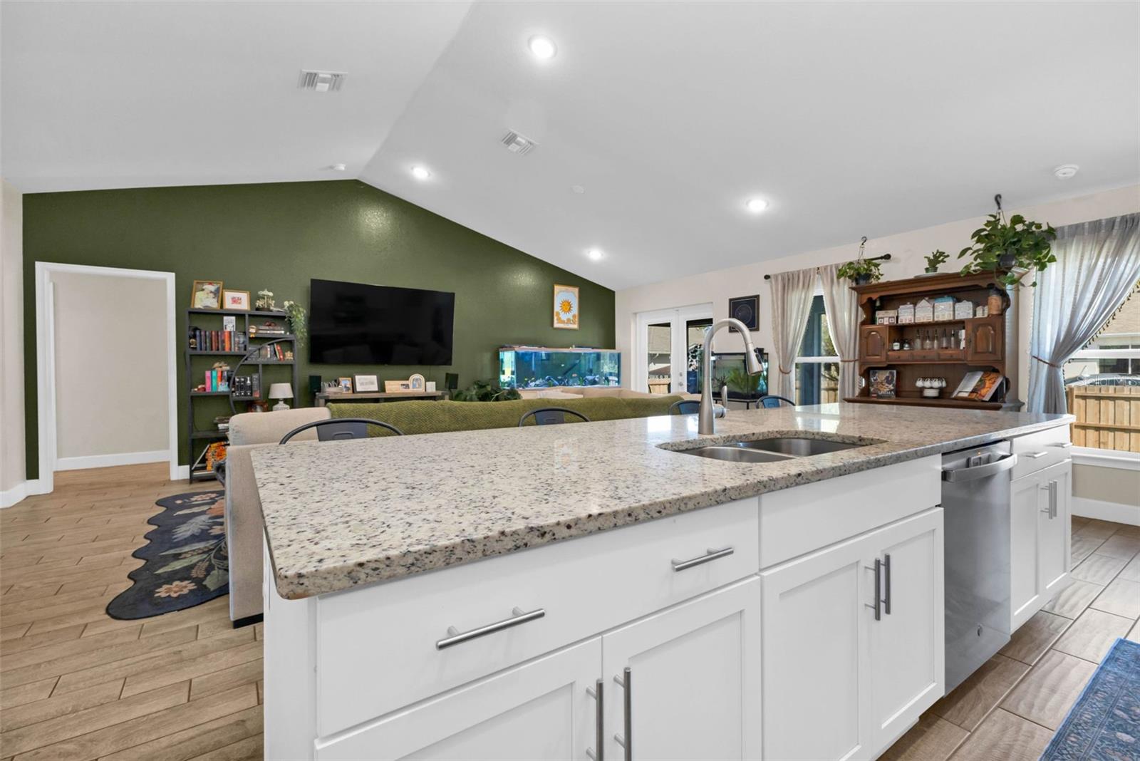 Image 16 of 51 For 23362 Ferndale Avenue