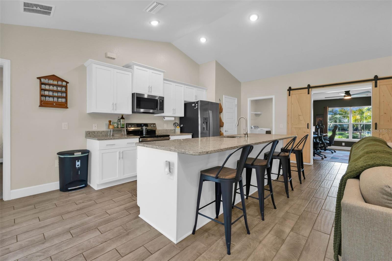 Image 18 of 51 For 23362 Ferndale Avenue