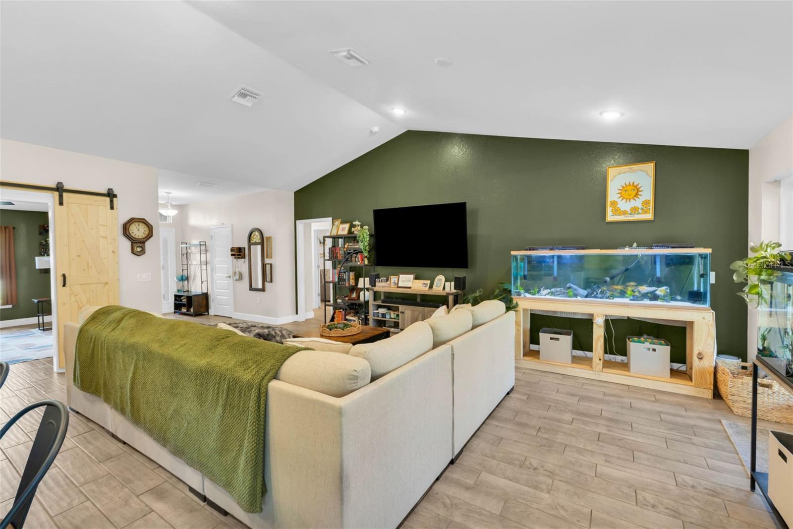 Image 20 of 51 For 23362 Ferndale Avenue