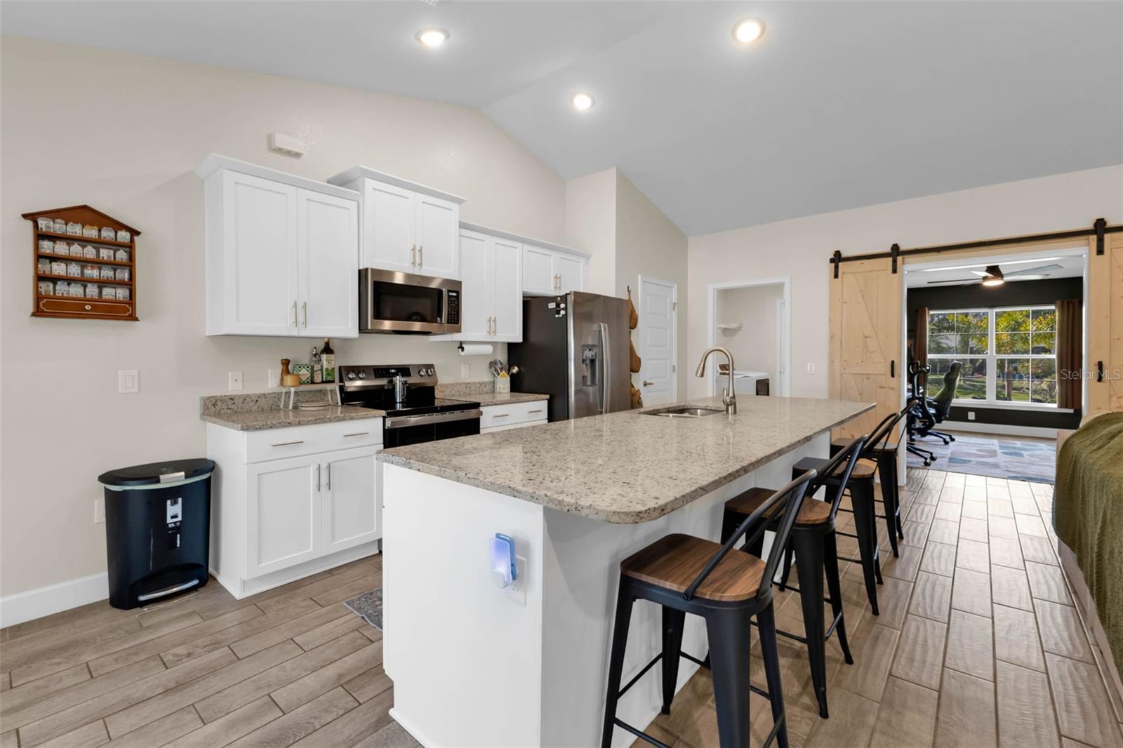 Image 22 of 51 For 23362 Ferndale Avenue