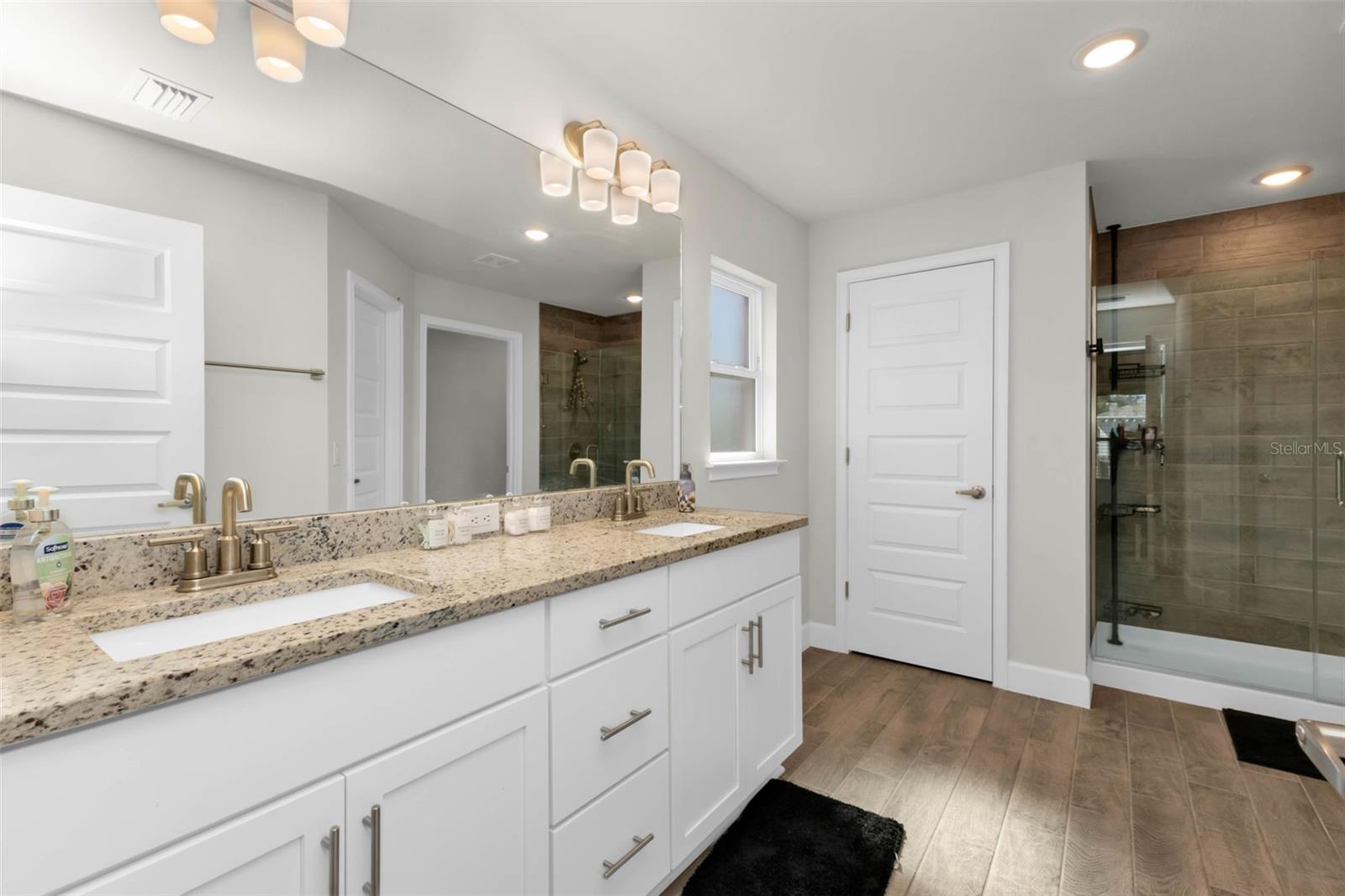 Image 27 of 51 For 23362 Ferndale Avenue