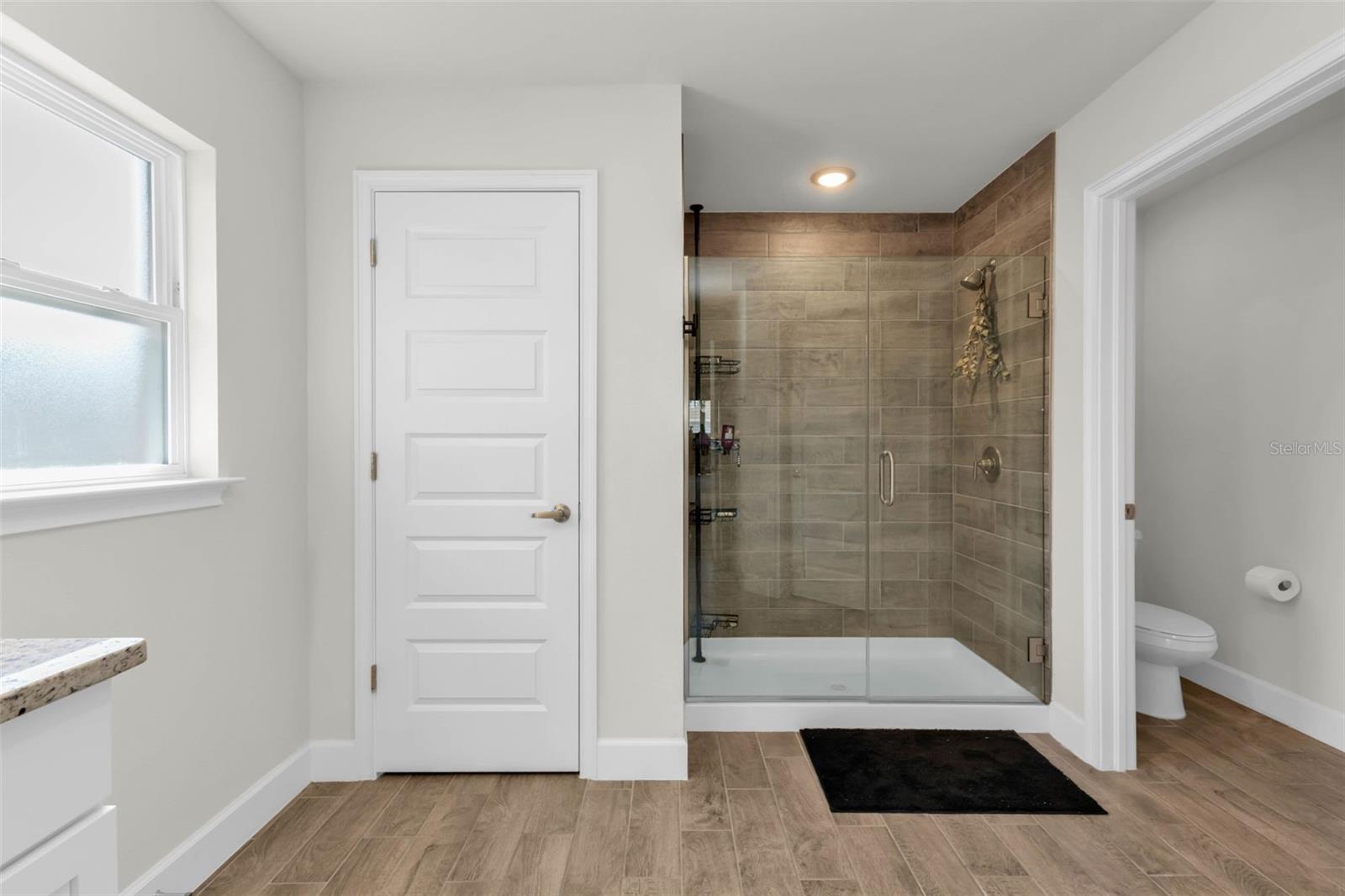 Image 28 of 51 For 23362 Ferndale Avenue