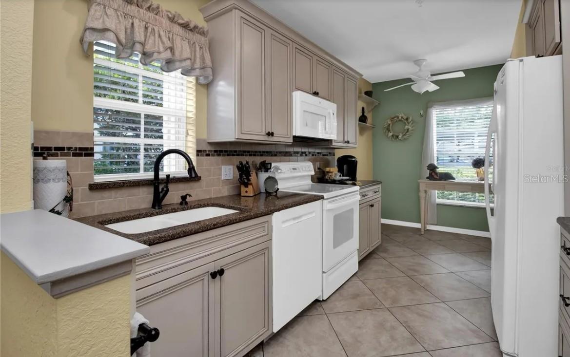 Image 11 of 20 For 19335 Water Oak Drive 108