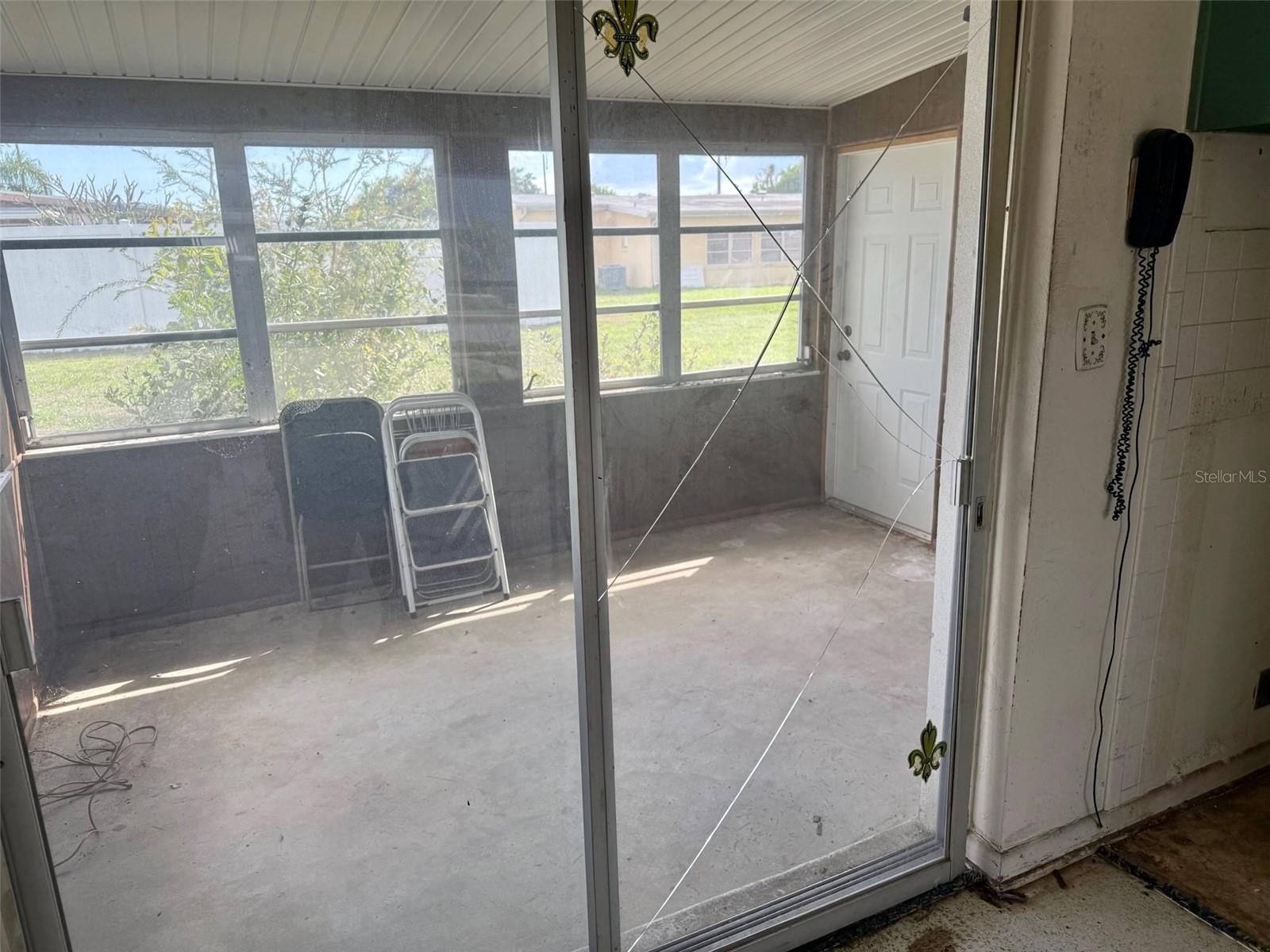 Image 11 of 13 For 21435 Glendale Ave