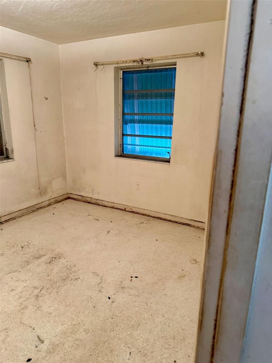 Image 5 of 13 For 21435 Glendale Ave