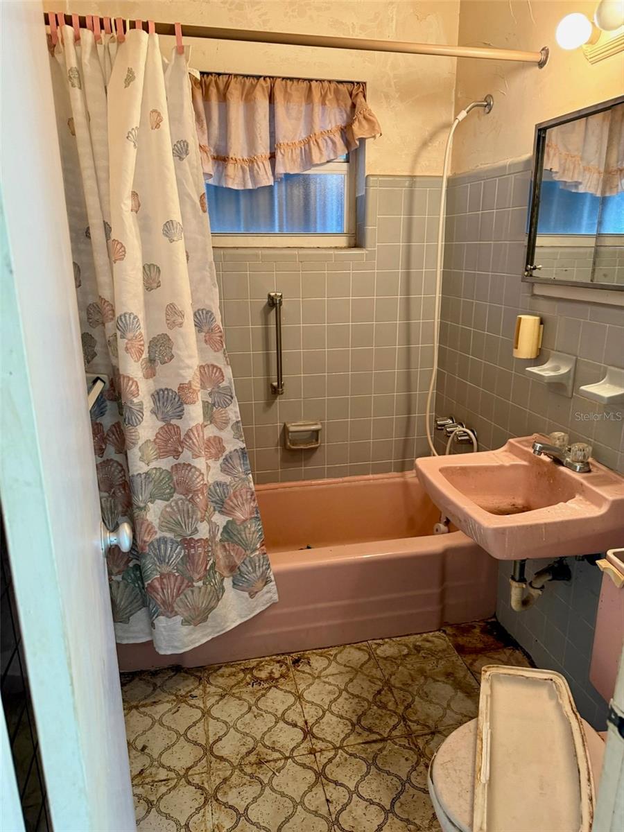 Image 8 of 13 For 21435 Glendale Ave