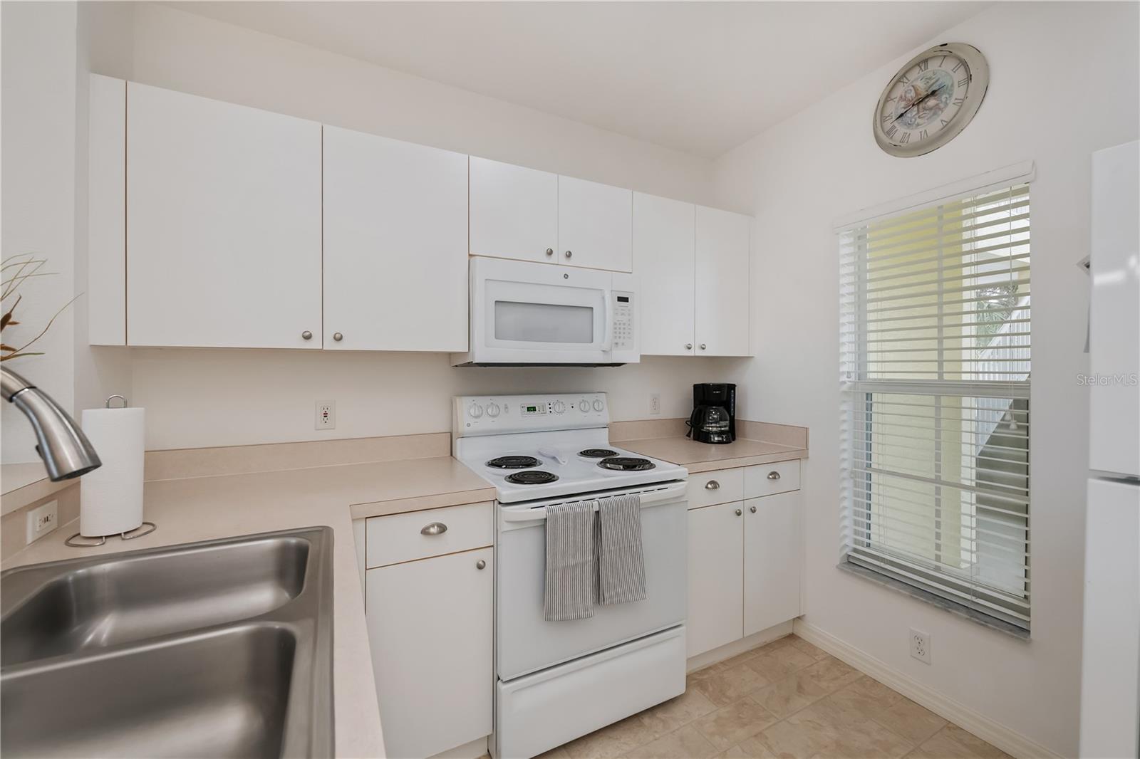 Image 21 of 70 For 19325 Water Oak Drive 204