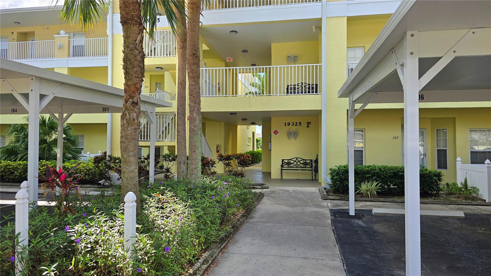 Image 3 of 70 For 19325 Water Oak Drive 204