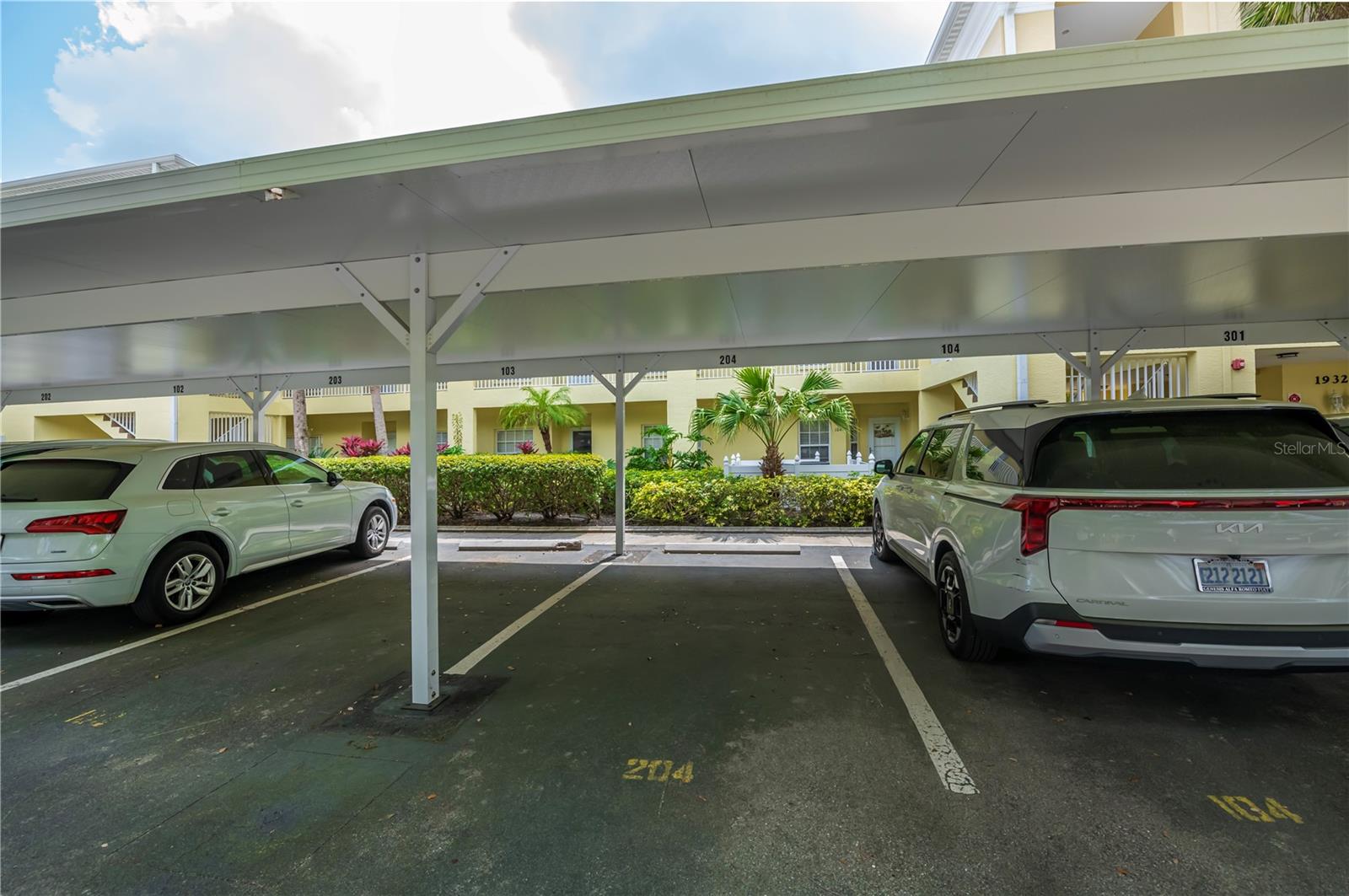 Image 5 of 70 For 19325 Water Oak Drive 204