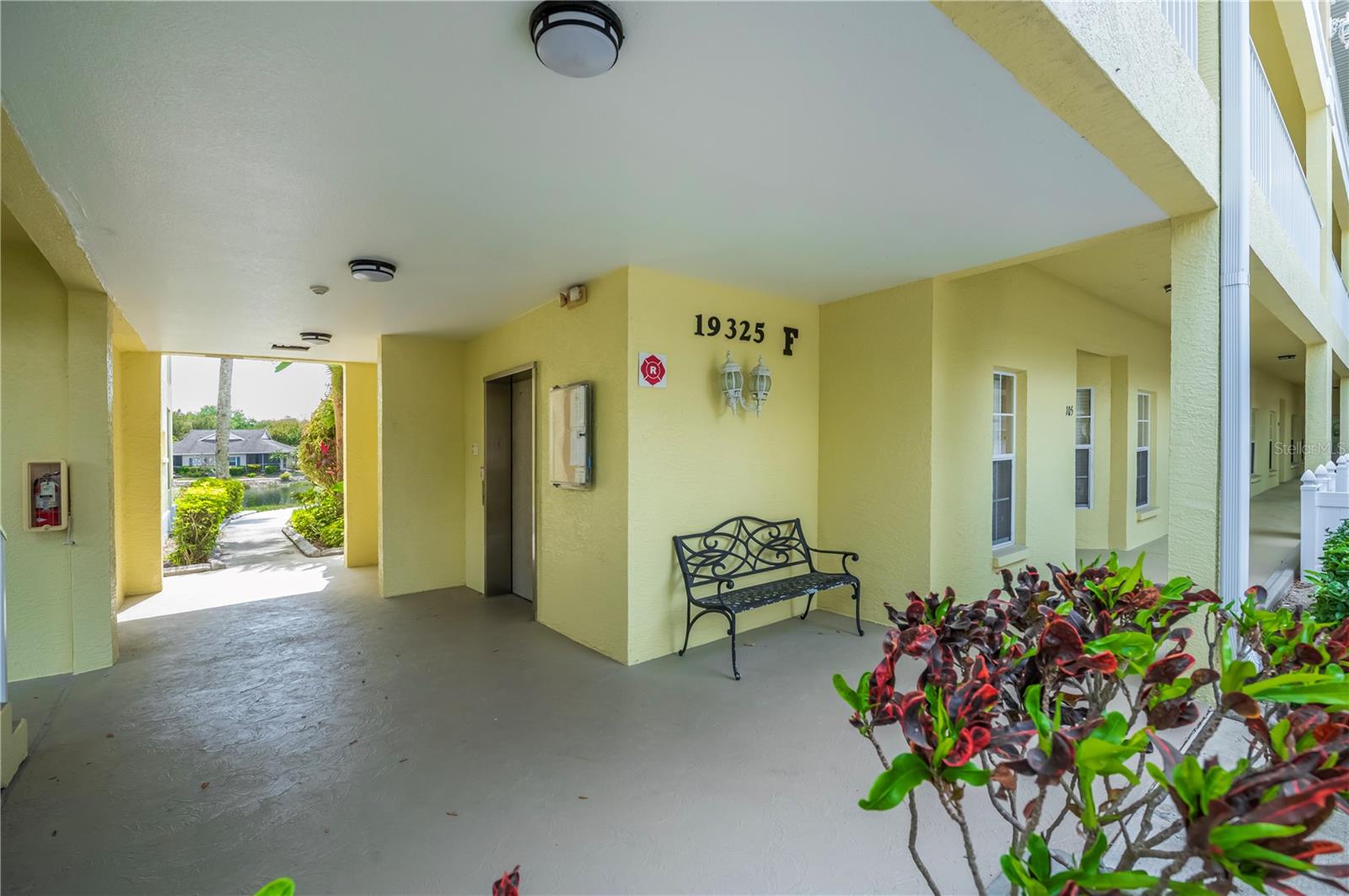 Image 6 of 70 For 19325 Water Oak Drive 204