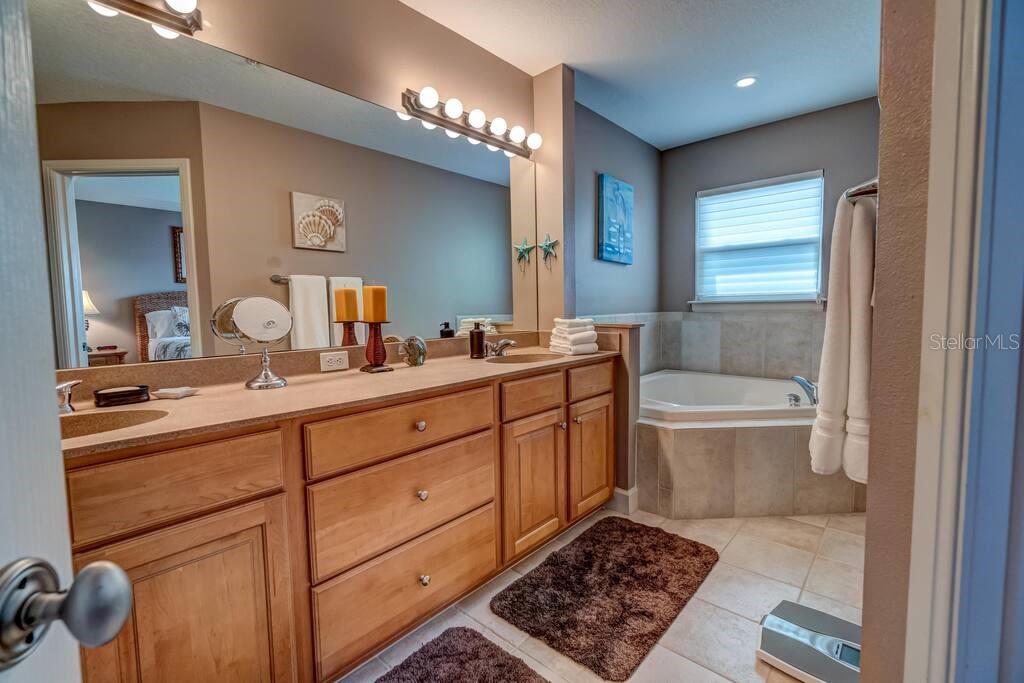 Image 22 of 48 For 241 17th Street N