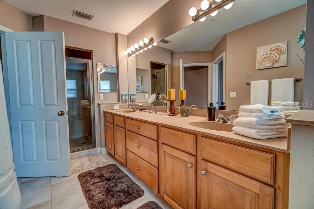 Image 23 of 48 For 241 17th Street N