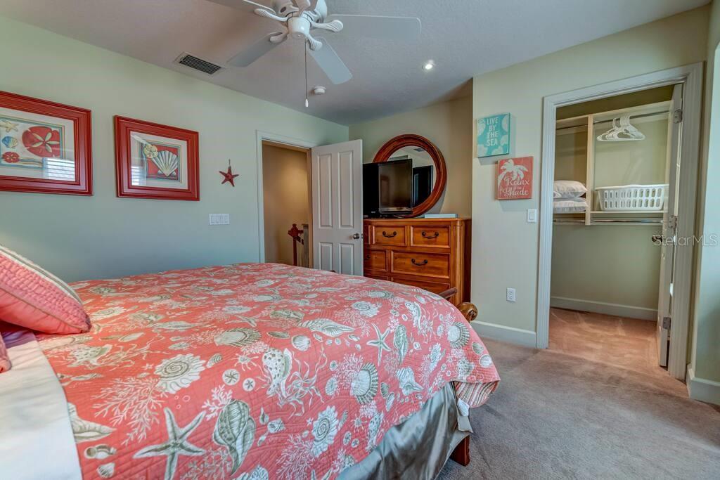 Image 32 of 48 For 241 17th Street N