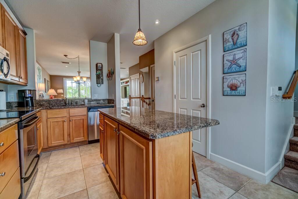 Image 6 of 48 For 241 17th Street N