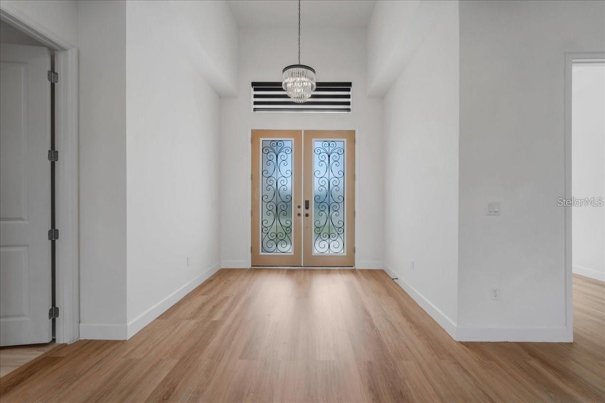 Image 5 of 70 For 15365 Taurus Circle