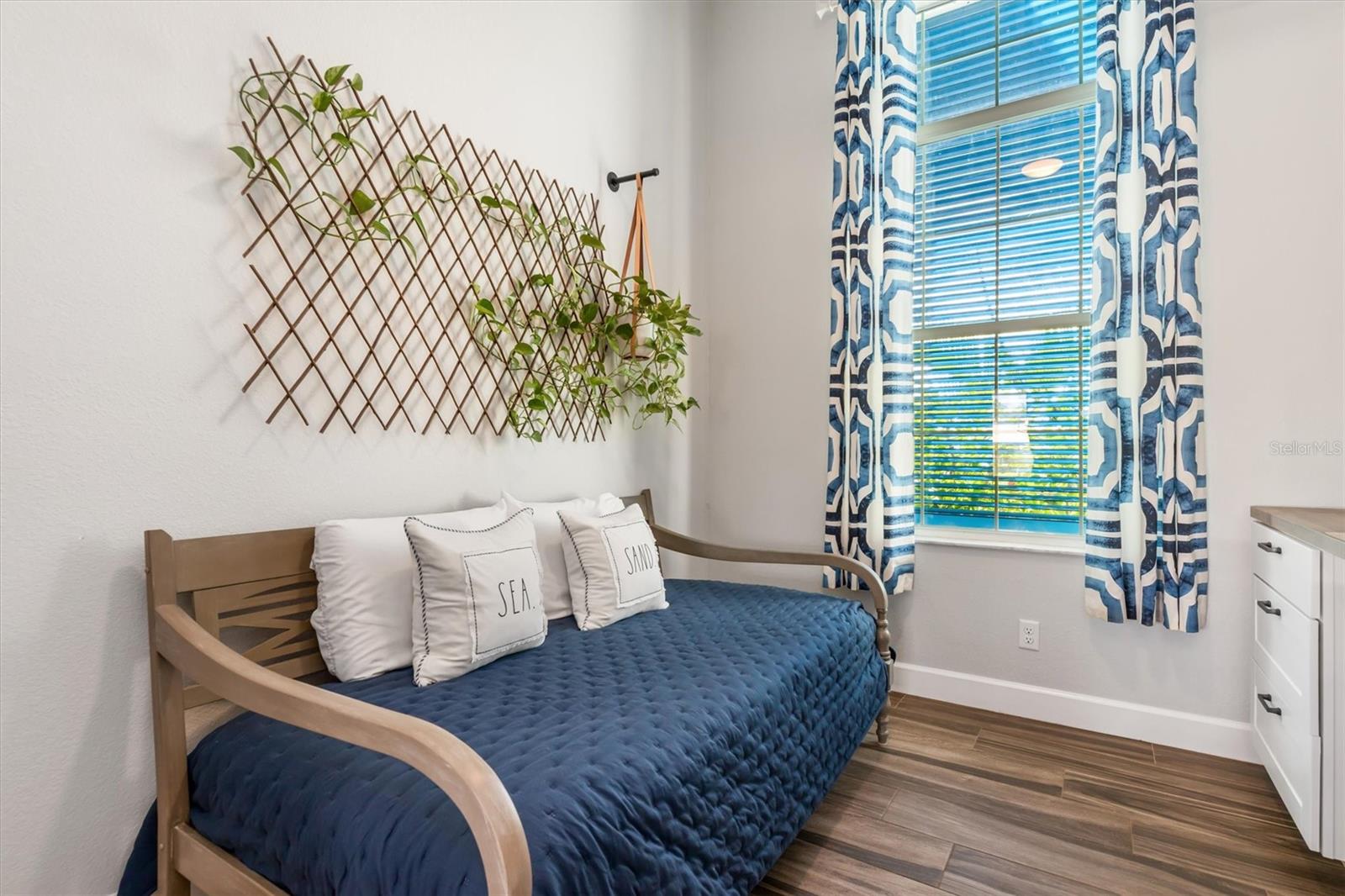 Image 32 of 67 For 8407 Dafoe Street