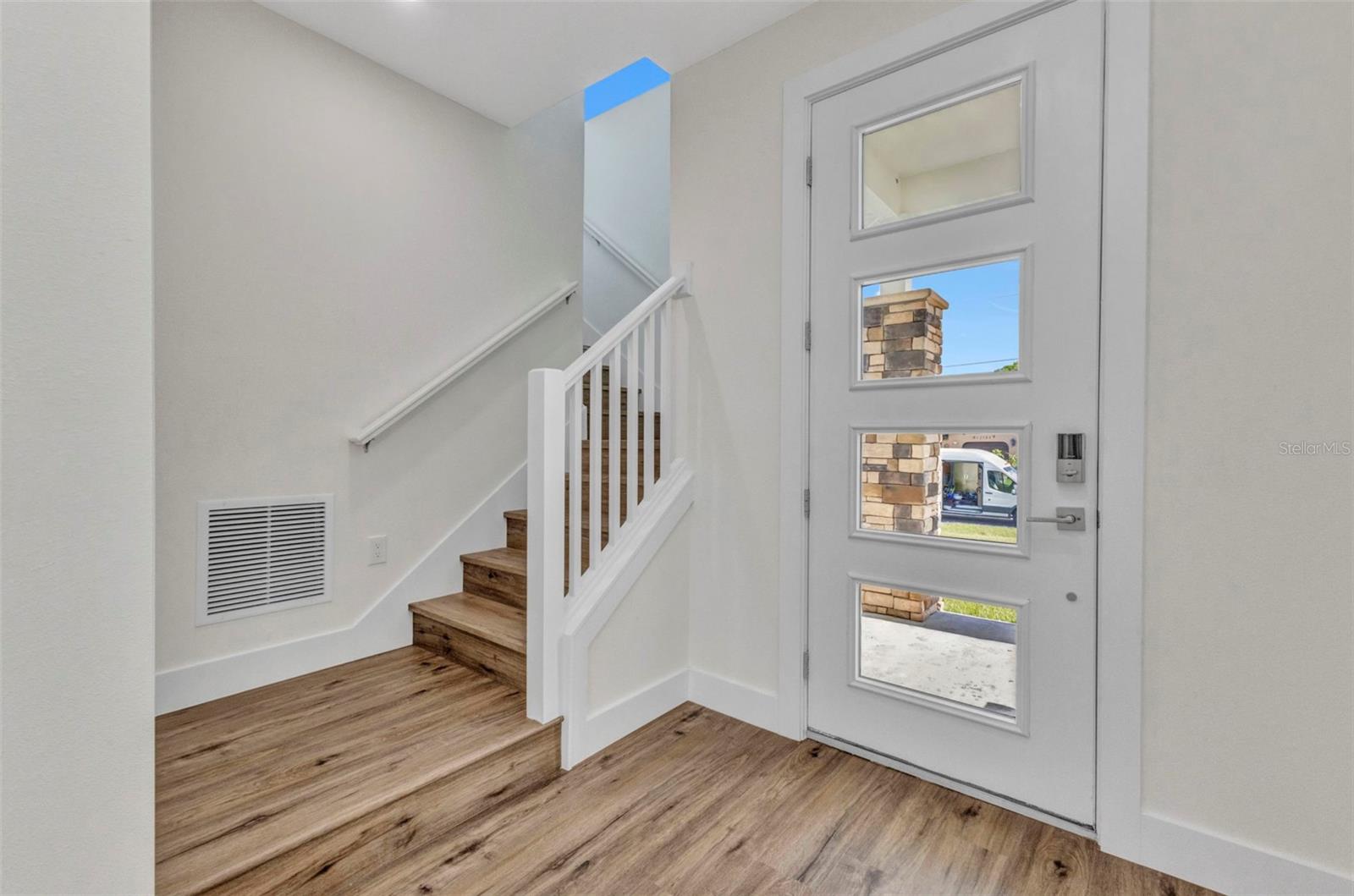 Image 4 of 63 For 14150 Ostrom Avenue