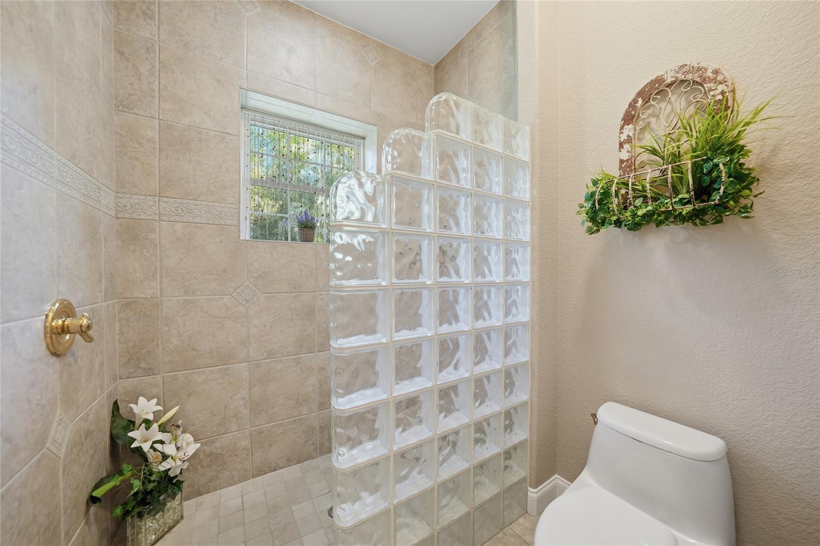 Image 38 of 100 For Address Not Provided