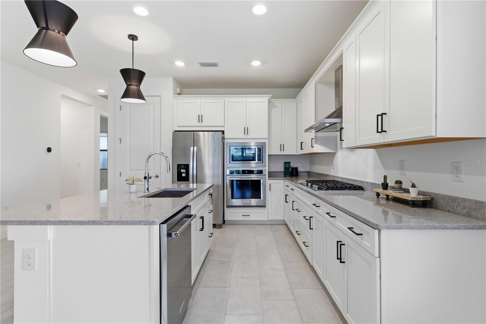 Image 9 of 39 For 18516 Dayspring Place