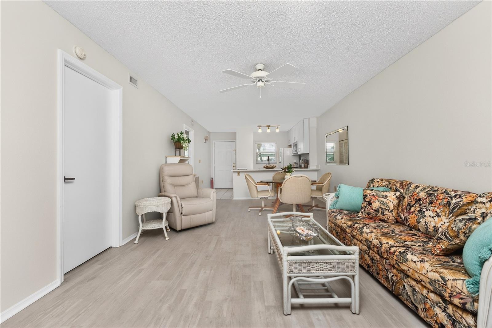 Image 13 of 52 For 26420 Rampart Boulevard 614