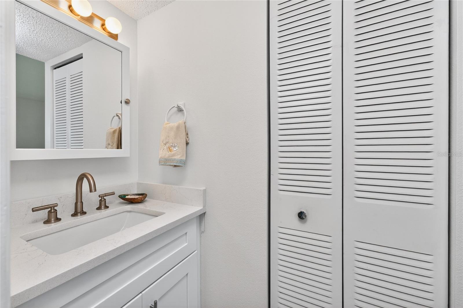 Image 26 of 52 For 26420 Rampart Boulevard 614