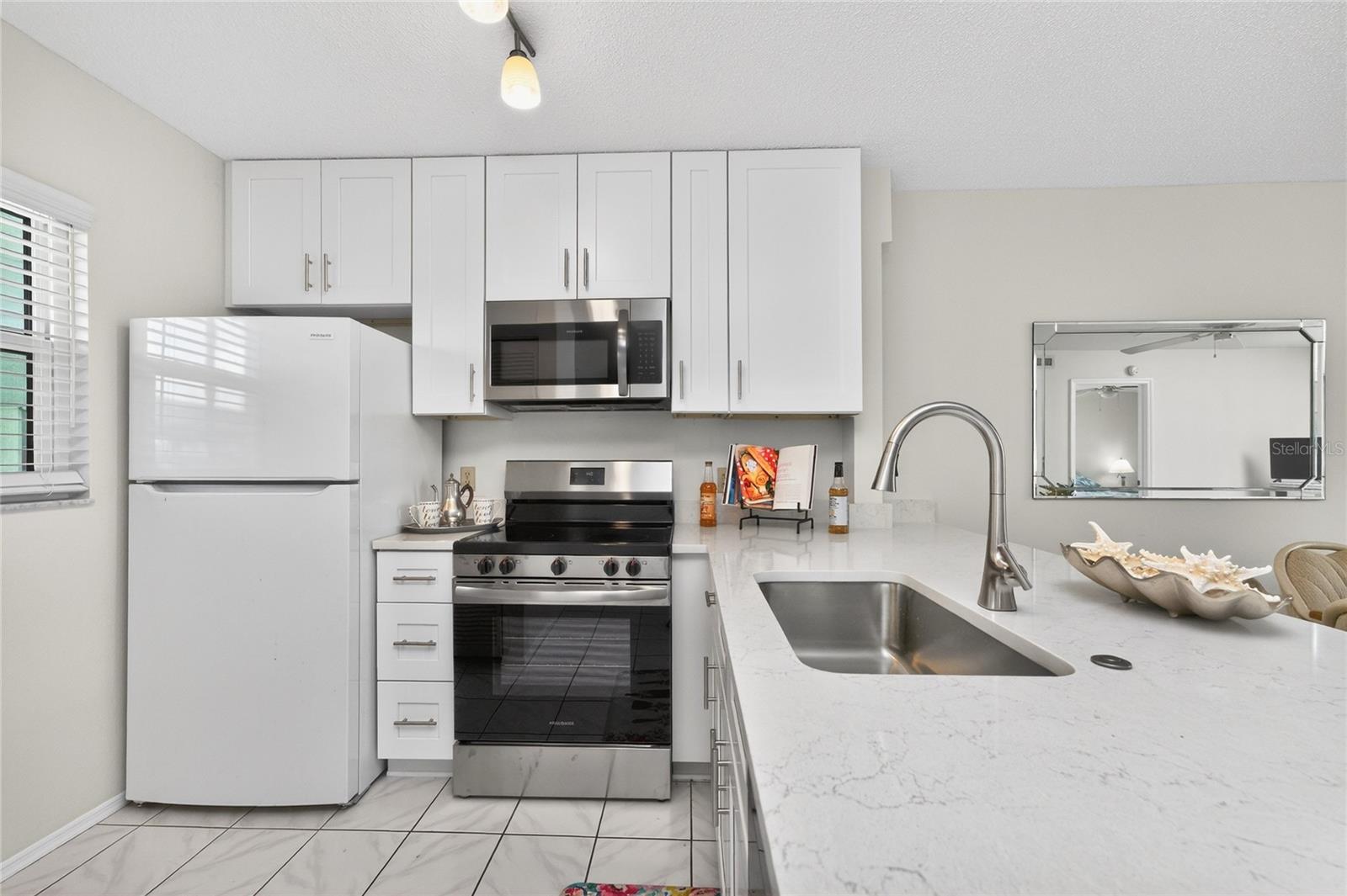 Image 6 of 52 For 26420 Rampart Boulevard 614