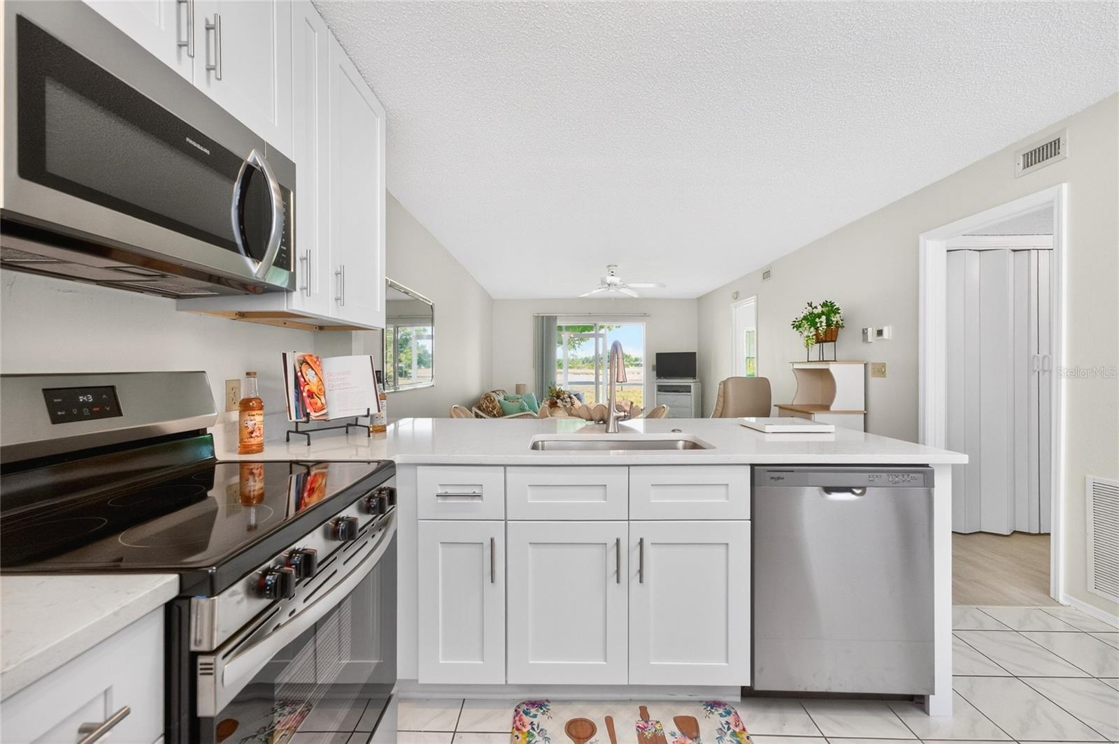 Image 8 of 52 For 26420 Rampart Boulevard 614