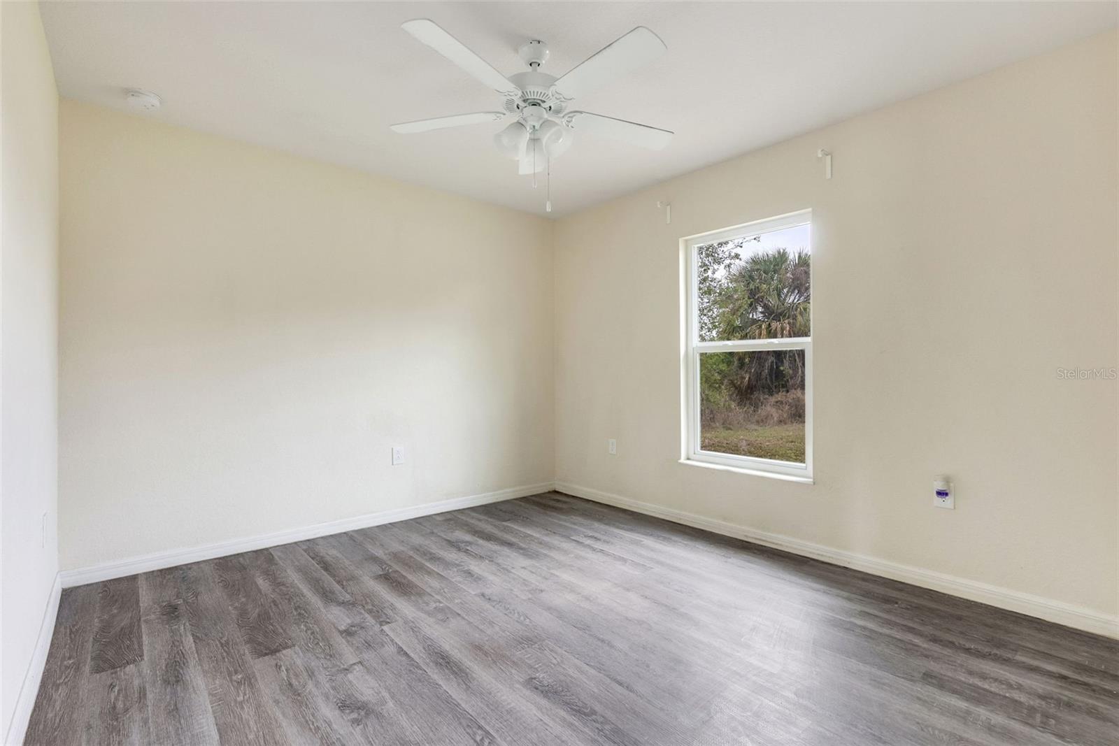 Image 17 of 35 For 1405 Inwood Road