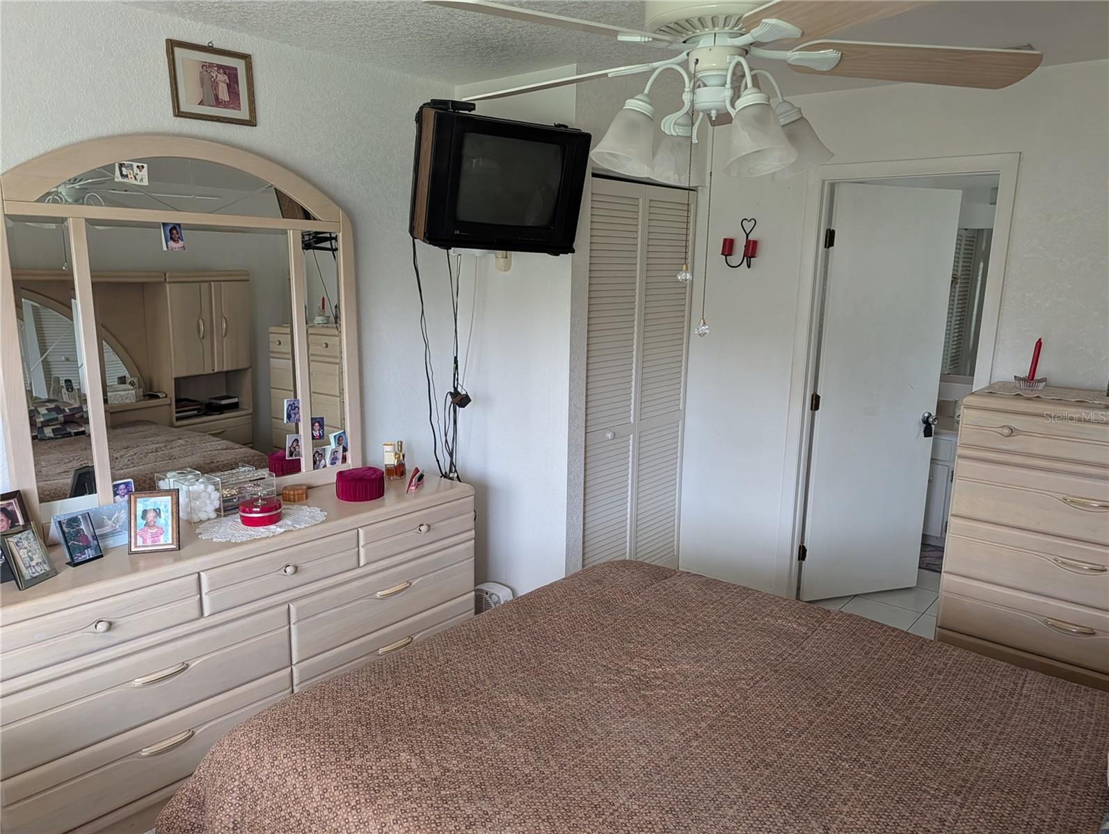 Image 10 of 47 For 3280 Glencove Street