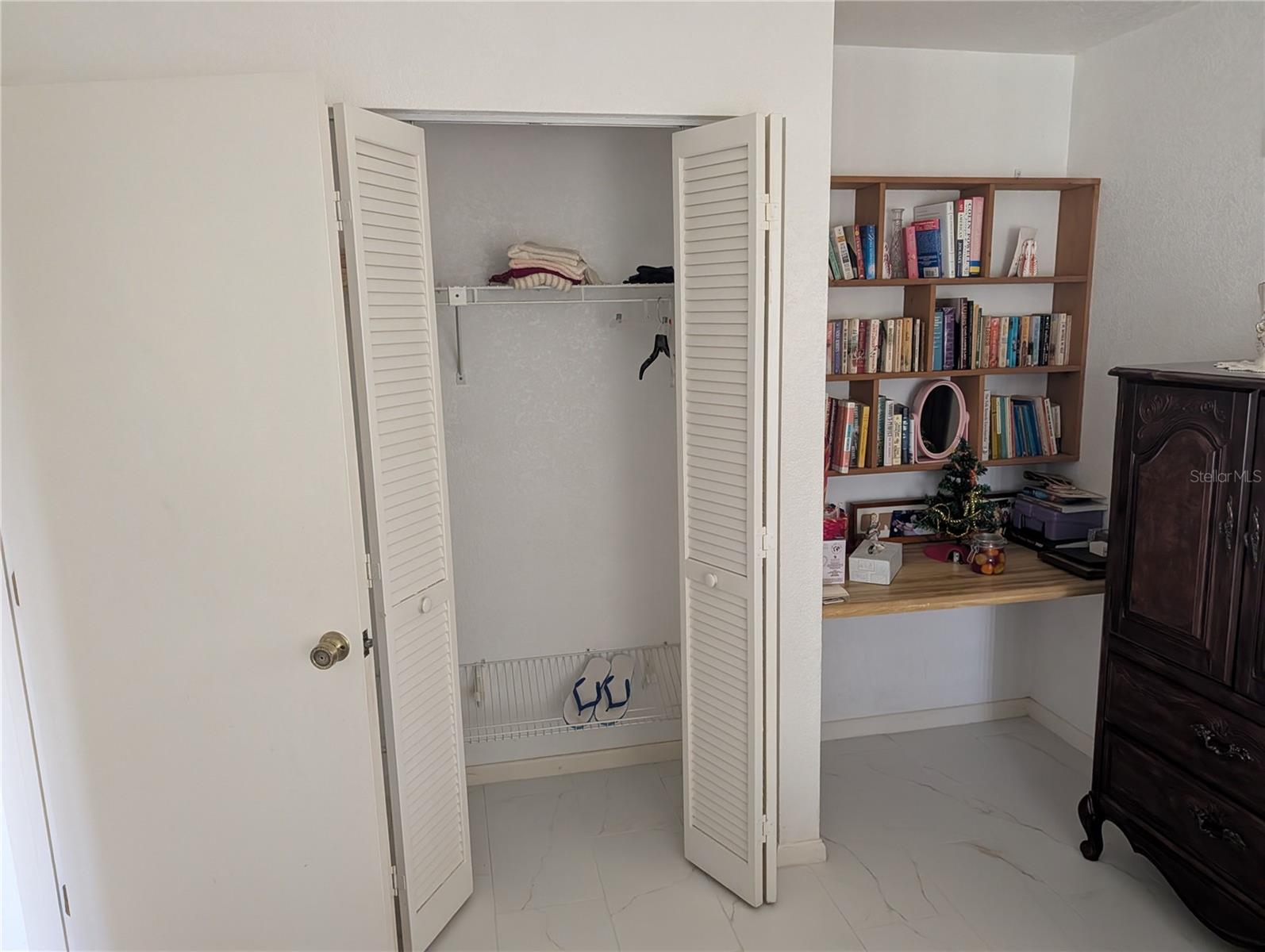 Image 18 of 47 For 3280 Glencove Street