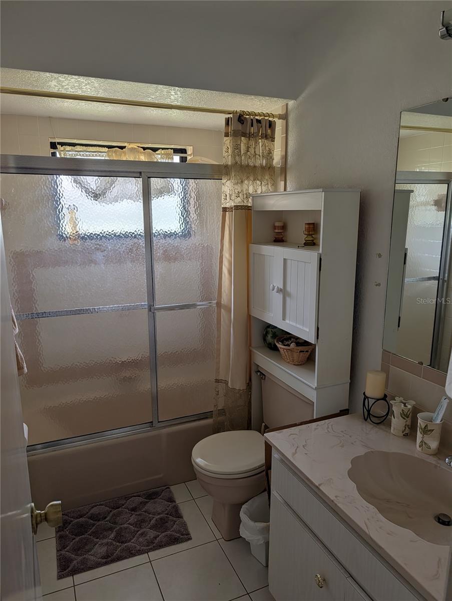 Image 19 of 47 For 3280 Glencove Street