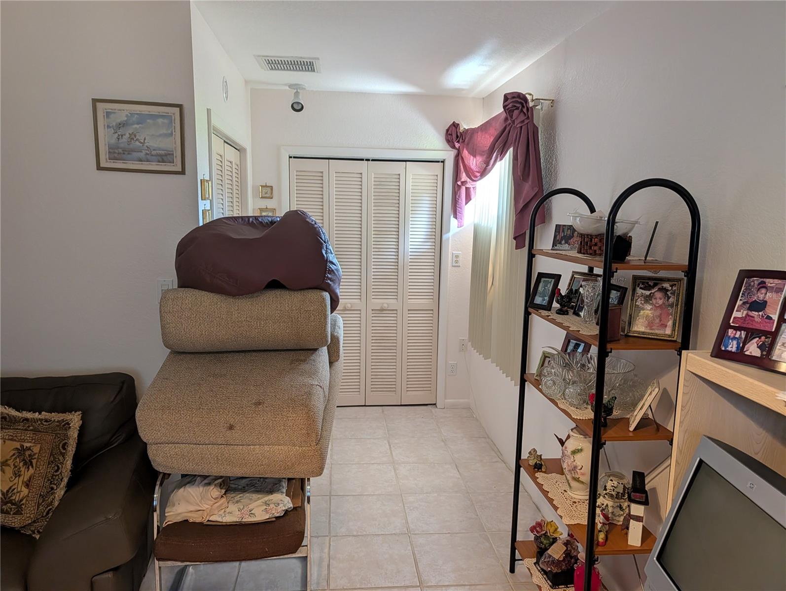 Image 20 of 47 For 3280 Glencove Street