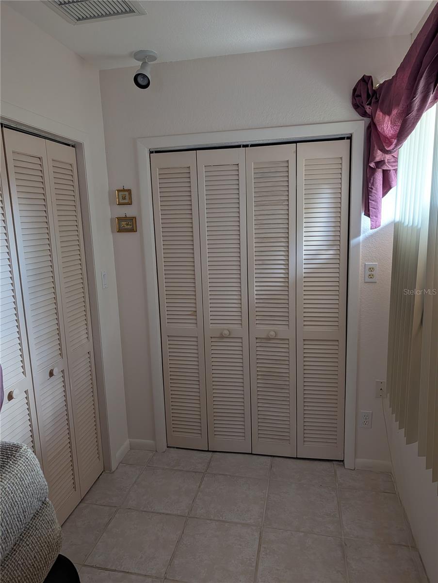 Image 27 of 47 For 3280 Glencove Street